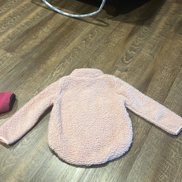 Fleece jacket and sweater - Picture 4 of 8